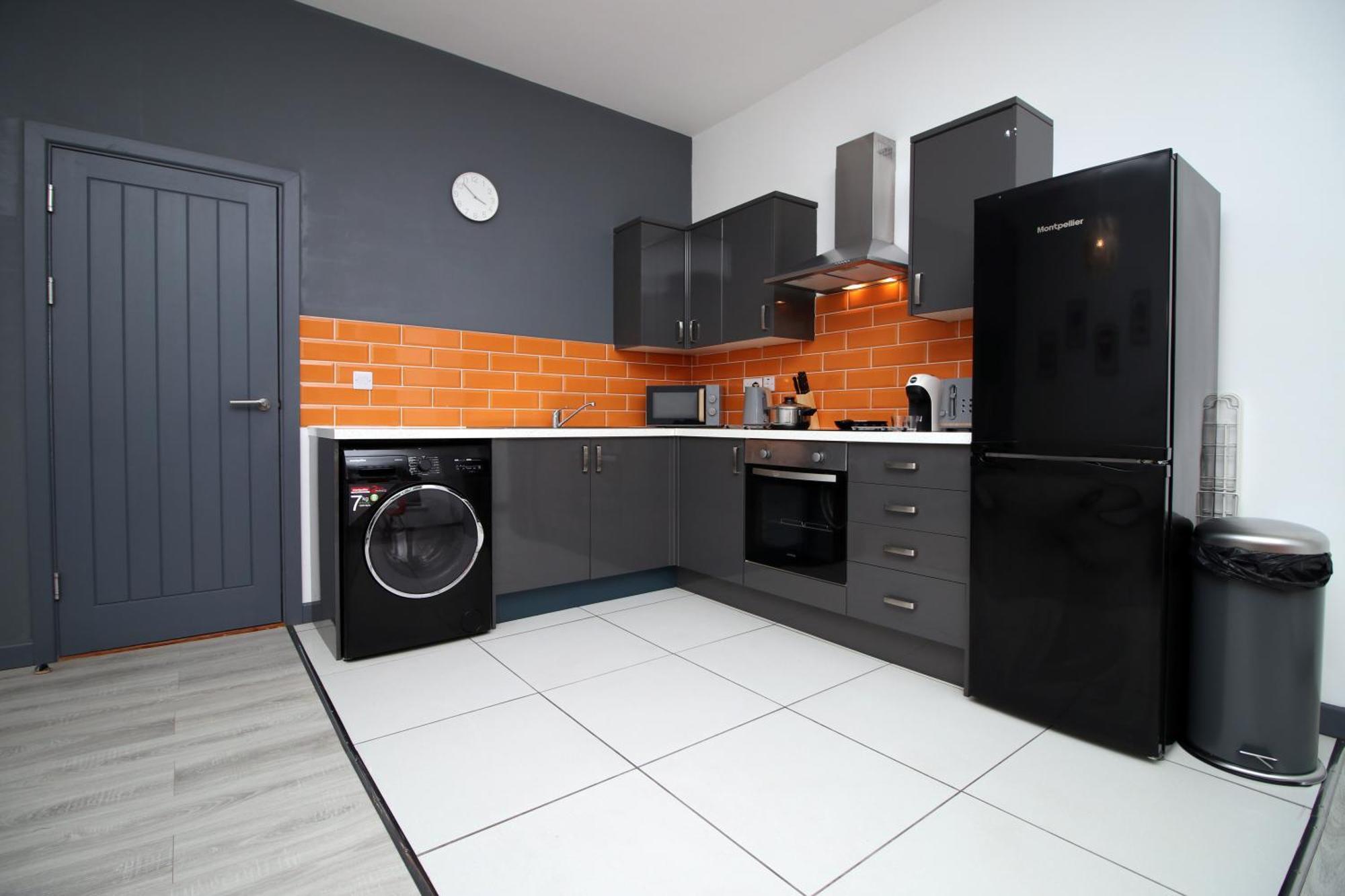 Fully Equipped Kitchen, Parking, City Centre Swansea Zewnętrze zdjęcie
