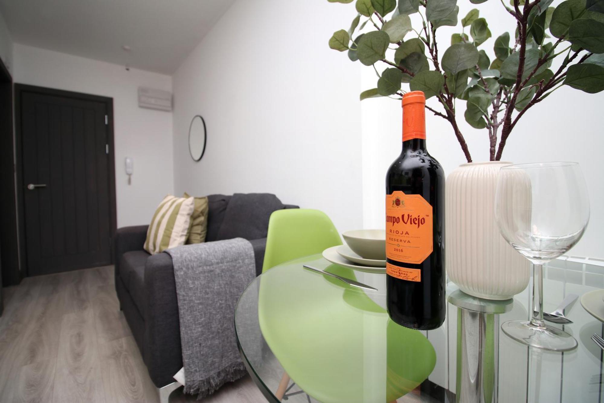Fully Equipped Kitchen, Parking, City Centre Swansea Zewnętrze zdjęcie