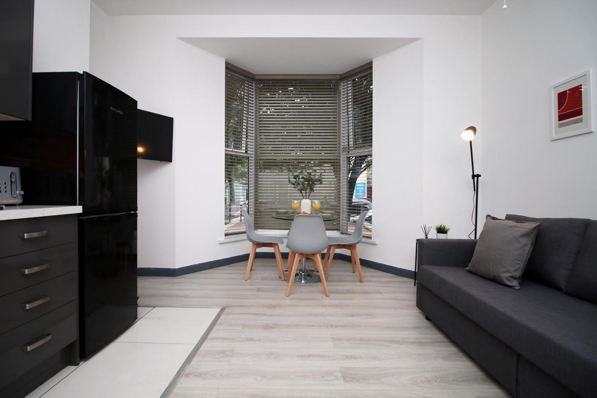 Fully Equipped Kitchen, Parking, City Centre Swansea Zewnętrze zdjęcie